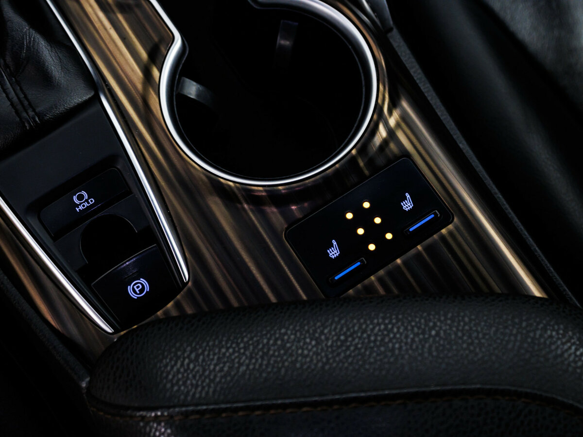 Купить Toyota Camry, 2019, 177 988 км.. Фото: #19