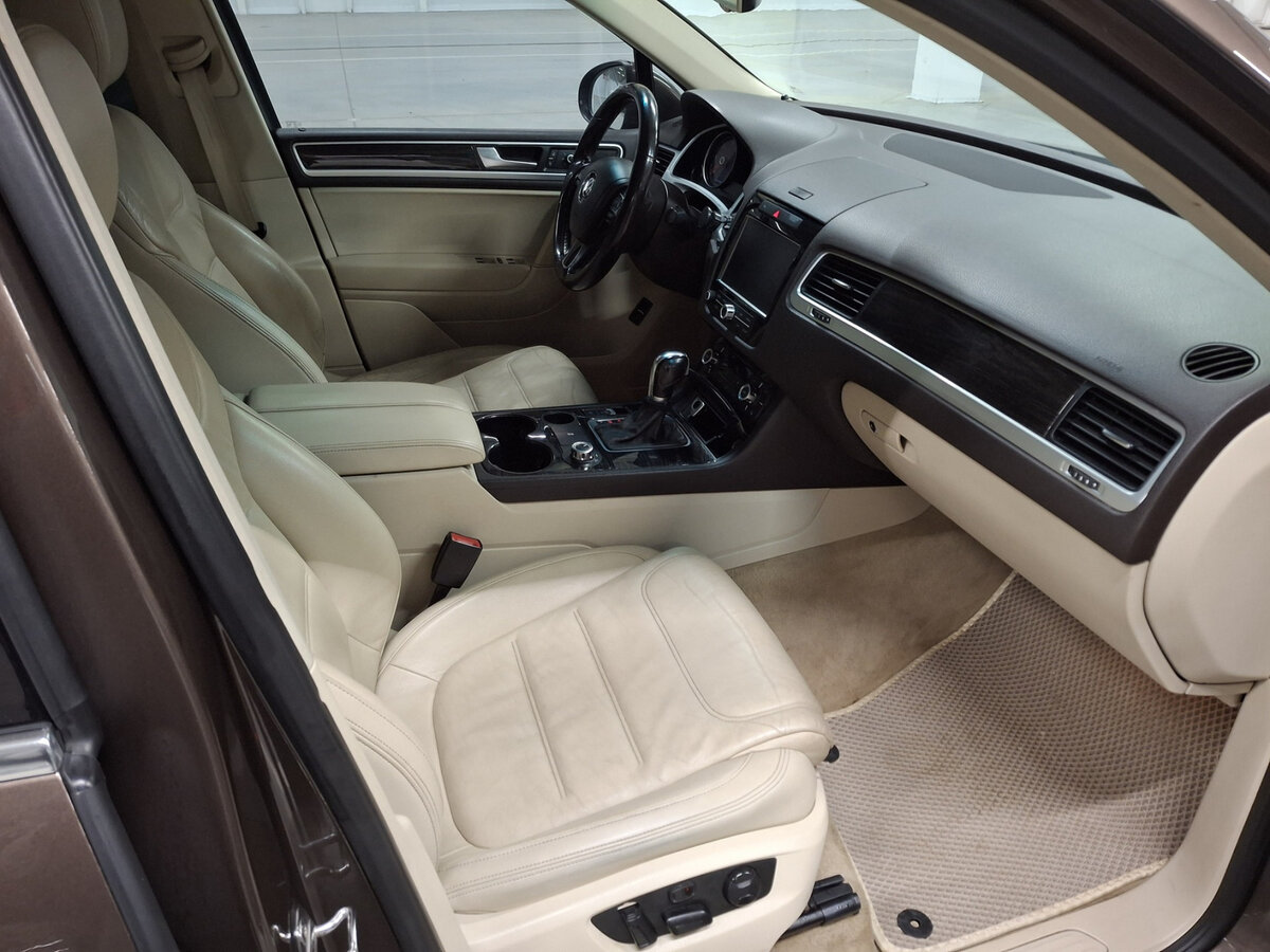 Купить Volkswagen Touareg, 2013, 300 608 км.. Фото: #10